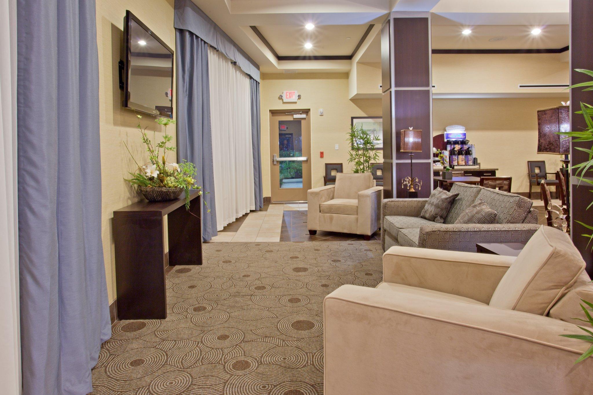 Express & Northwest By Ihg Beaumont