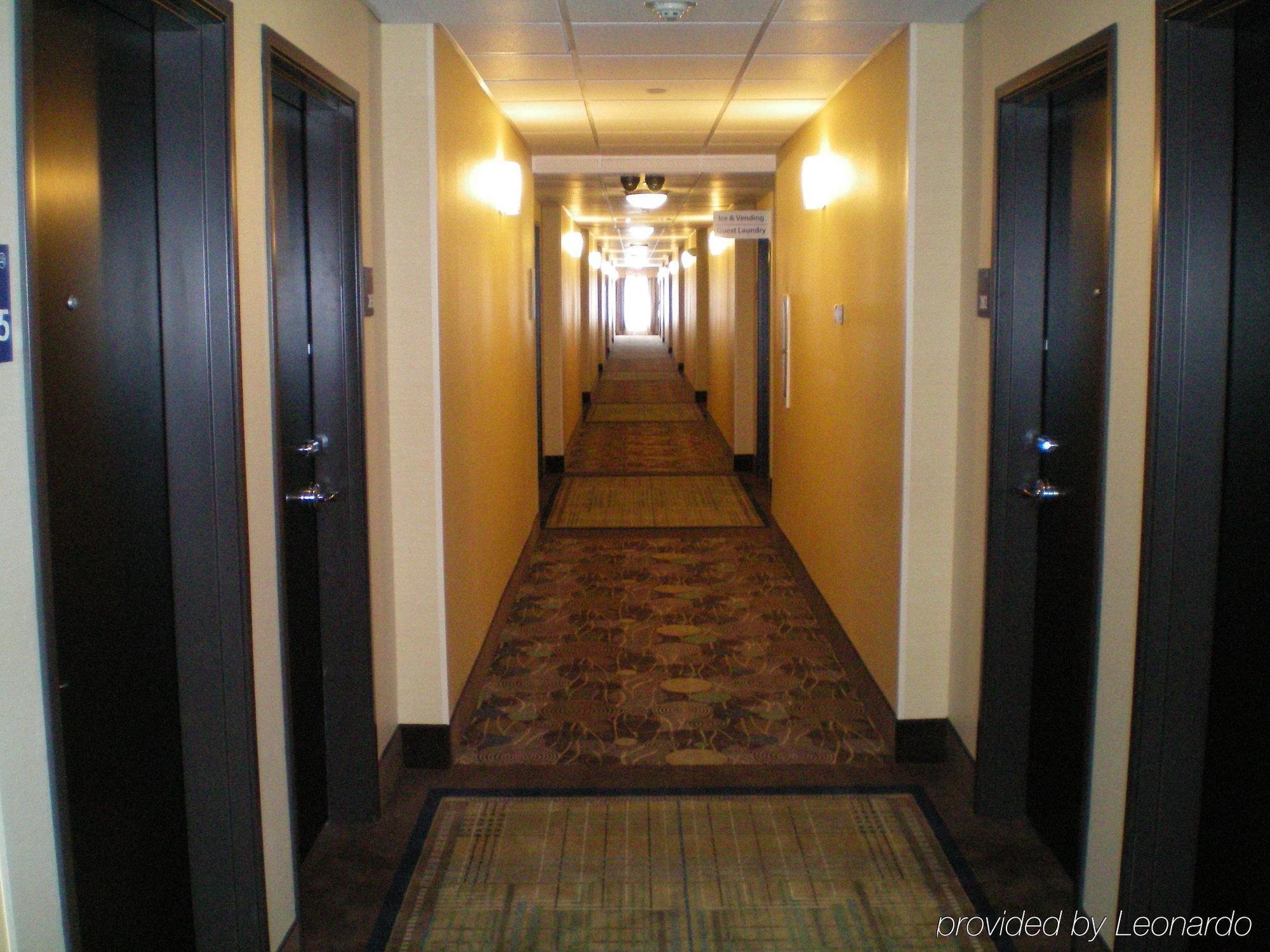 Express & Northwest By Ihg Hotel Beaumont