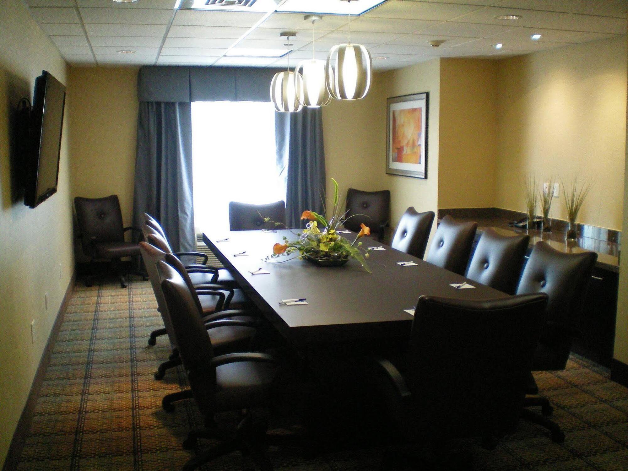 Hotel Express & Northwest By Ihg 2*