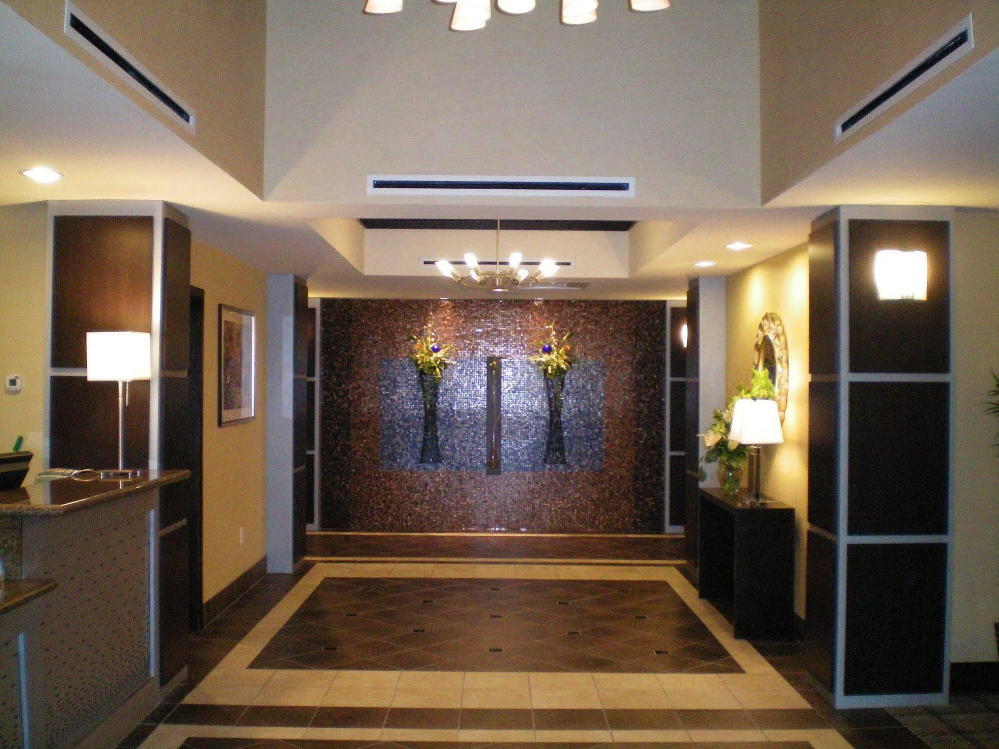 Express & Northwest By Ihg Hotel Beaumont
